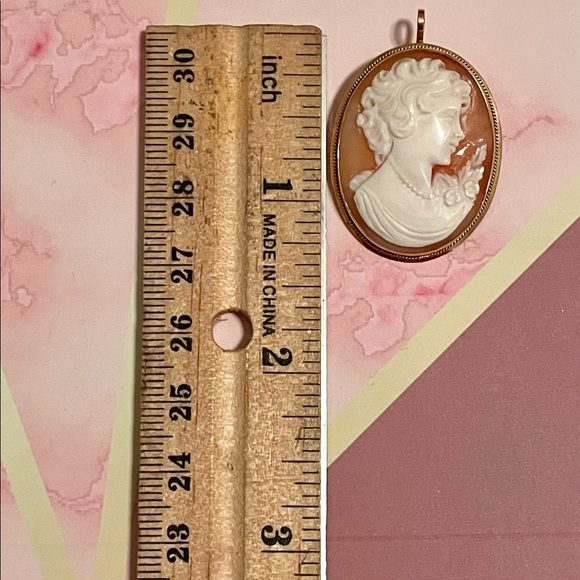 Pre-owned vintage 14KT Yellow gold Cameo Hallmarked STAR 331 NA Pin Pendant. - Picture 6 of 7